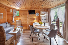 ZACISZE Domek na Kaszubach Brodnica Dolna z balią z jacuzzi, Brodnica Dolna